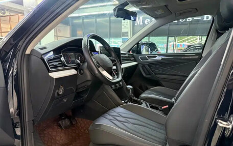 Volkswagen Tiguan II, 2022 год, 2 200 000 рублей, 4 фотография