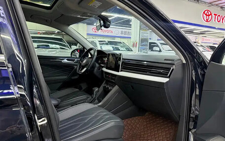 Volkswagen Tiguan II, 2022 год, 2 200 000 рублей, 5 фотография