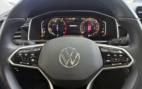 Volkswagen Tiguan II, 2022 год, 2 200 000 рублей, 9 фотография