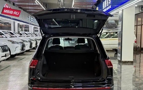 Volkswagen Tiguan II, 2022 год, 2 200 000 рублей, 13 фотография