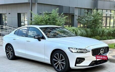Volvo S60 III, 2022 год, 2 650 000 рублей, 3 фотография