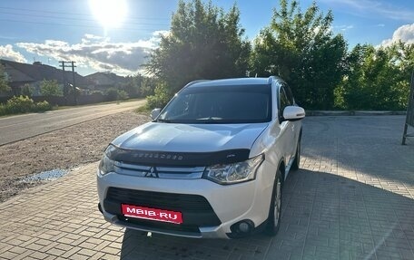 Mitsubishi Outlander III рестайлинг 3, 2014 год, 1 260 000 рублей, 1 фотография