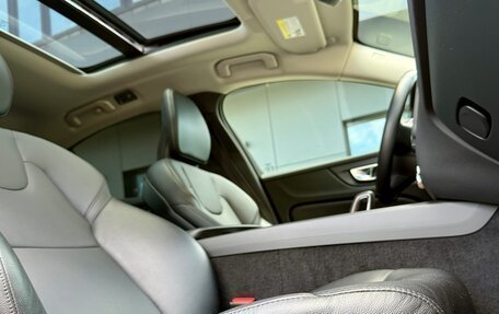 Volvo S60 III, 2022 год, 2 650 000 рублей, 17 фотография