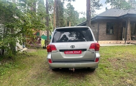 Toyota Land Cruiser 200, 2012 год, 2 550 000 рублей, 6 фотография