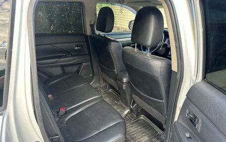 Mitsubishi Outlander III рестайлинг 3, 2014 год, 1 260 000 рублей, 7 фотография