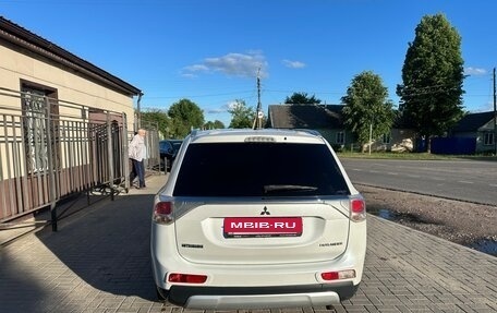 Mitsubishi Outlander III рестайлинг 3, 2014 год, 1 260 000 рублей, 5 фотография