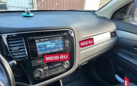Mitsubishi Outlander III рестайлинг 3, 2014 год, 1 260 000 рублей, 6 фотография
