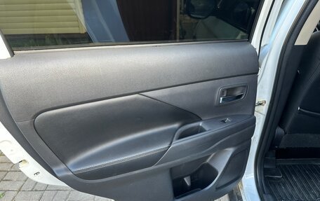 Mitsubishi Outlander III рестайлинг 3, 2014 год, 1 260 000 рублей, 10 фотография