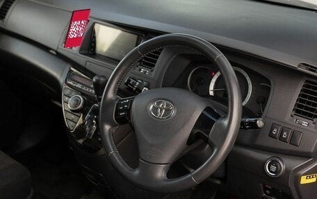 Toyota ISis I, 2011 год, 1 280 000 рублей, 11 фотография