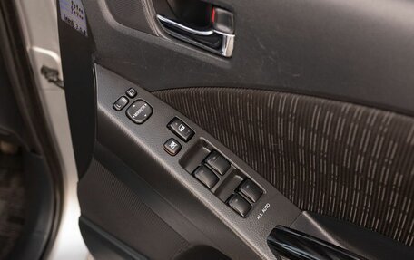 Toyota ISis I, 2011 год, 1 280 000 рублей, 16 фотография