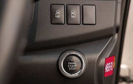 Toyota ISis I, 2011 год, 1 280 000 рублей, 17 фотография