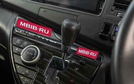 Toyota ISis I, 2011 год, 1 280 000 рублей, 15 фотография