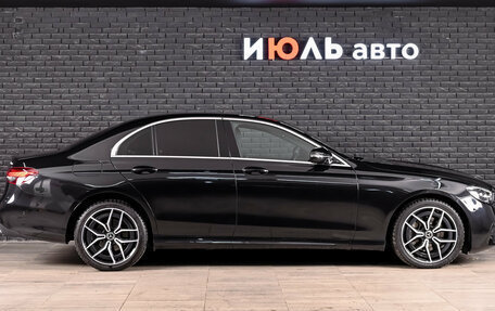 Mercedes-Benz E-Класс, 2021 год, 3 990 000 рублей, 9 фотография