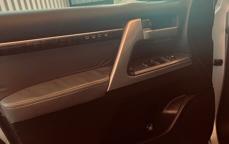 Toyota Land Cruiser 200, 2009 год, 3 352 000 рублей, 12 фотография