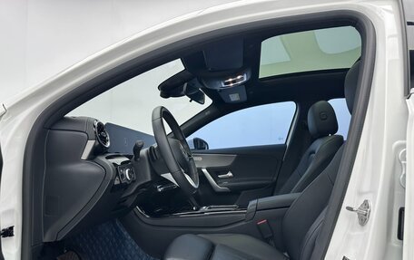 Mercedes-Benz A-Класс, 2023 год, 1 760 000 рублей, 15 фотография