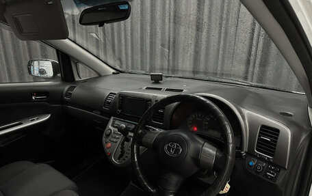 Toyota Wish II, 2004 год, 599 000 рублей, 7 фотография