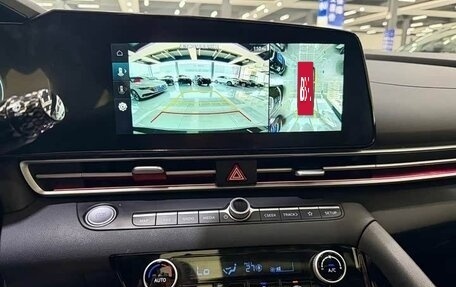 Hyundai Elantra, 2023 год, 1 799 999 рублей, 8 фотография