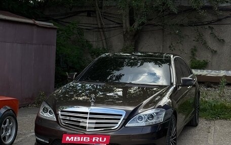 Mercedes-Benz S-Класс, 2011 год, 2 100 000 рублей, 3 фотография