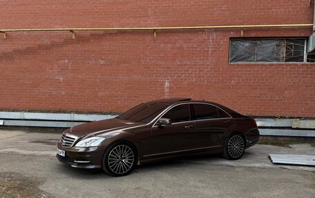 Mercedes-Benz S-Класс, 2011 год, 2 100 000 рублей, 28 фотография