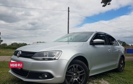 Volkswagen Jetta VI, 2014 год, 1 130 000 рублей, 2 фотография