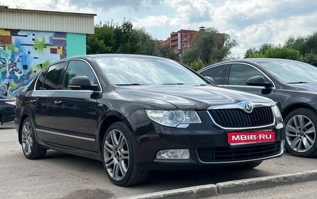 Skoda Superb III рестайлинг, 2012 год, 800 000 рублей, 1 фотография