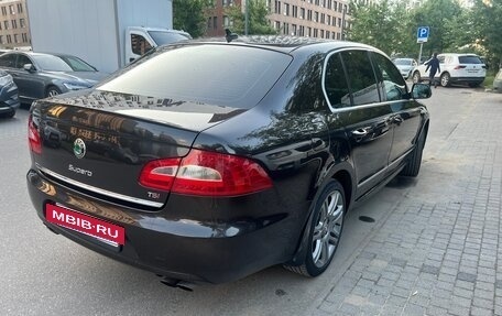 Skoda Superb III рестайлинг, 2012 год, 800 000 рублей, 3 фотография