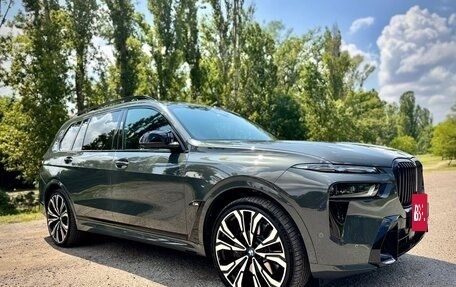 BMW X7, 2024 год, 18 000 000 рублей, 3 фотография