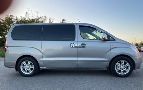 Hyundai Grand Starex Grand Starex I рестайлинг 2, 2010 год, 1 495 000 рублей, 2 фотография