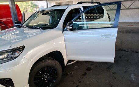 Toyota Land Cruiser Prado 150 рестайлинг 2, 2021 год, 6 750 000 рублей, 3 фотография