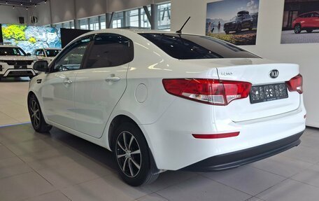 KIA Rio III рестайлинг, 2016 год, 950 000 рублей, 4 фотография