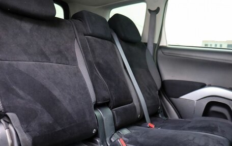 Mitsubishi Outlander III рестайлинг 3, 2010 год, 900 000 рублей, 11 фотография