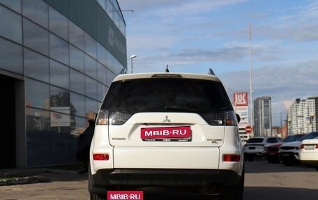 Mitsubishi Outlander III рестайлинг 3, 2010 год, 900 000 рублей, 6 фотография