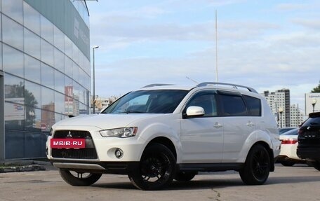 Mitsubishi Outlander III рестайлинг 3, 2010 год, 900 000 рублей, 20 фотография