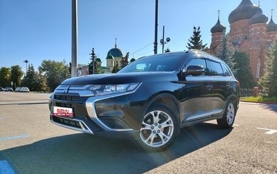 Mitsubishi Outlander III рестайлинг 3, 2020 год, 2 050 000 рублей, 1 фотография