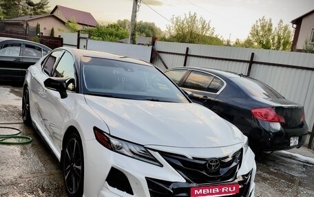 Toyota Camry, 2018 год, 2 350 000 рублей, 1 фотография