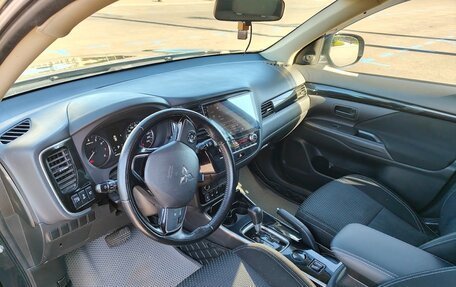 Mitsubishi Outlander III рестайлинг 3, 2020 год, 2 050 000 рублей, 9 фотография