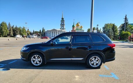 Mitsubishi Outlander III рестайлинг 3, 2020 год, 2 050 000 рублей, 4 фотография