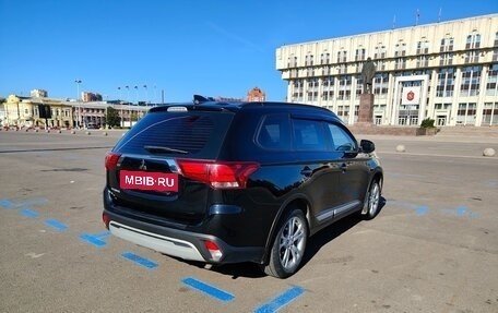 Mitsubishi Outlander III рестайлинг 3, 2020 год, 2 050 000 рублей, 7 фотография
