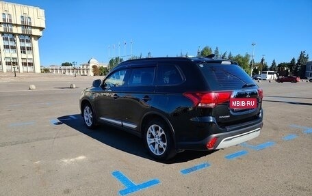 Mitsubishi Outlander III рестайлинг 3, 2020 год, 2 050 000 рублей, 6 фотография