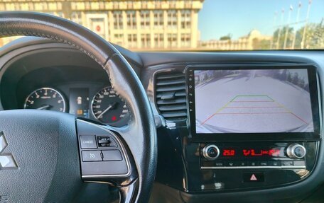 Mitsubishi Outlander III рестайлинг 3, 2020 год, 2 050 000 рублей, 12 фотография