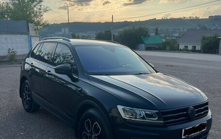 Volkswagen Tiguan II, 2019 год, 2 000 000 рублей, 2 фотография