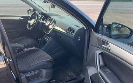 Volkswagen Tiguan II, 2019 год, 2 000 000 рублей, 13 фотография