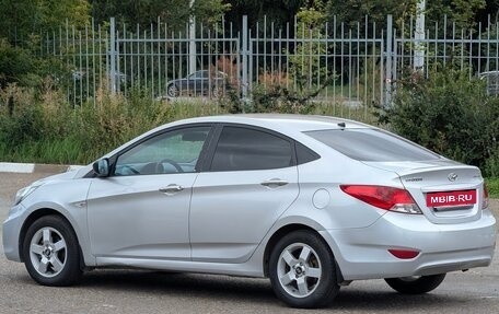 Hyundai Solaris II рестайлинг, 2012 год, 750 000 рублей, 3 фотография