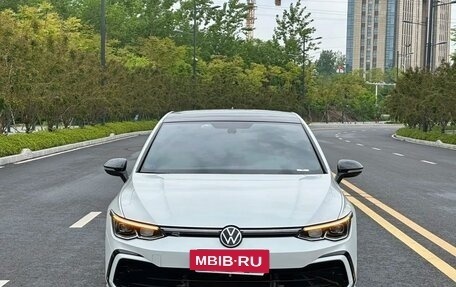 Volkswagen Golf VIII, 2024 год, 1 840 000 рублей, 2 фотография