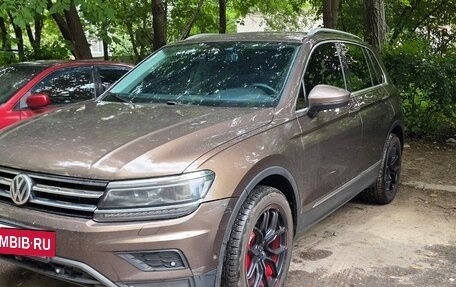 Volkswagen Tiguan II, 2018 год, 2 300 000 рублей, 2 фотография