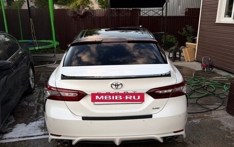 Toyota Camry, 2018 год, 2 350 000 рублей, 4 фотография