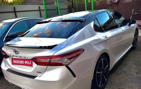 Toyota Camry, 2018 год, 2 350 000 рублей, 6 фотография