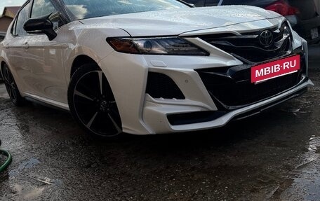 Toyota Camry, 2018 год, 2 350 000 рублей, 11 фотография
