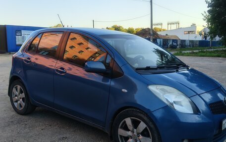 Toyota Yaris III рестайлинг, 2008 год, 699 000 рублей, 3 фотография