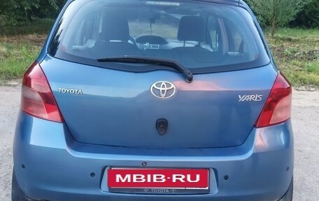 Toyota Yaris III рестайлинг, 2008 год, 699 000 рублей, 12 фотография